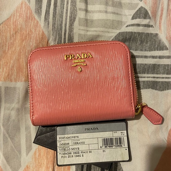 Prada Wallet - Picture 2 of 6